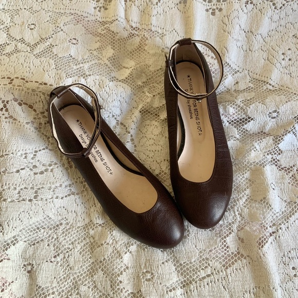 Brown leather ballet flats with ankle straps - Picture 6 of 8